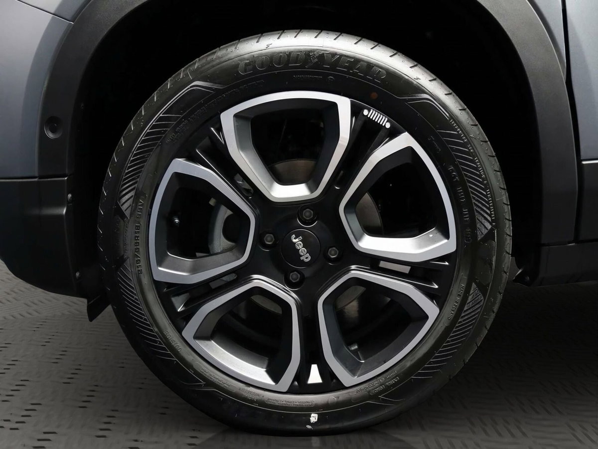 Jeep Avenger 1.2 turbo Summit fwd 100cv (2)