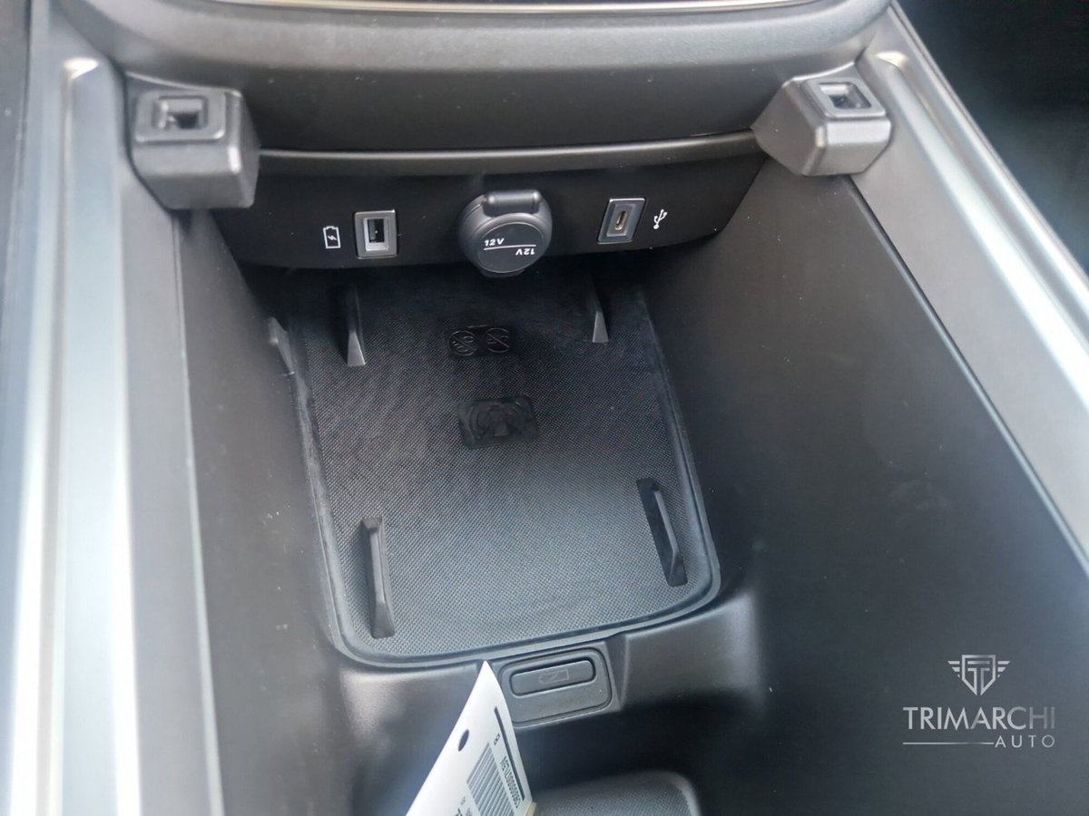 Jeep Avenger 1.2 turbo e-hybrid mhev Altitude fwd 110cv edct6 (14)