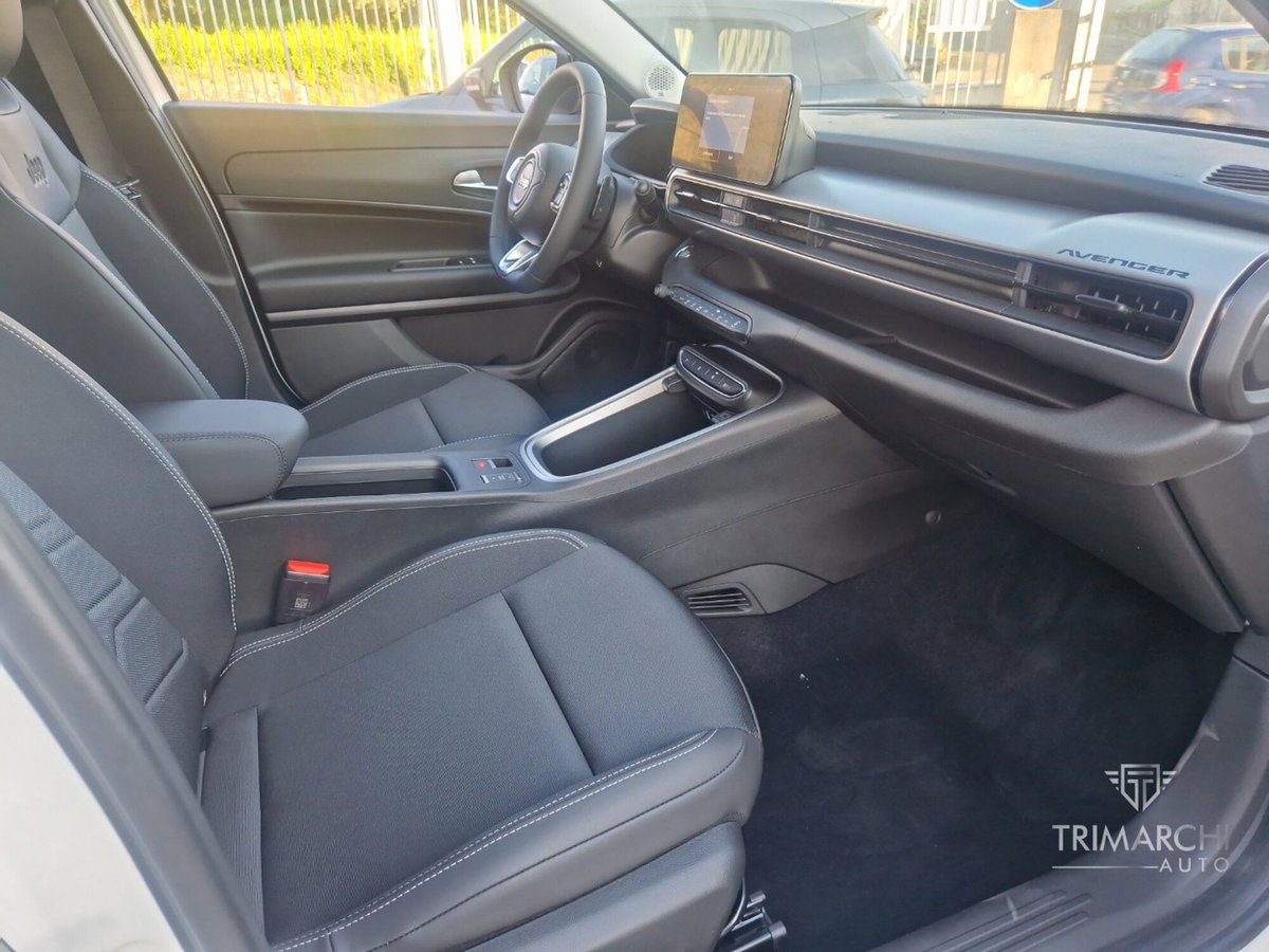 Jeep Avenger 1.2 turbo e-hybrid mhev Altitude fwd 110cv edct6 (17)