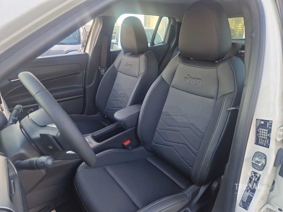 Jeep Avenger 1.2 turbo e-hybrid mhev Altitude fwd 110cv edct6 (9)