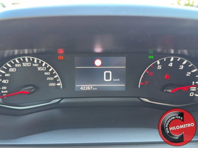 Peugeot 2008 1.2 turbo Allure 100cv (16)