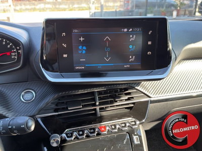 Peugeot 2008 1.2 turbo Allure 100cv (18)
