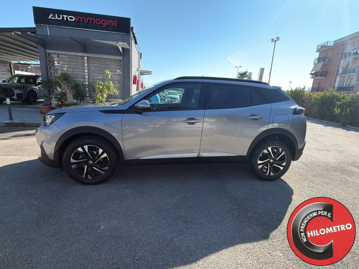 Peugeot 2008 1.2 turbo Allure 100cv (3)