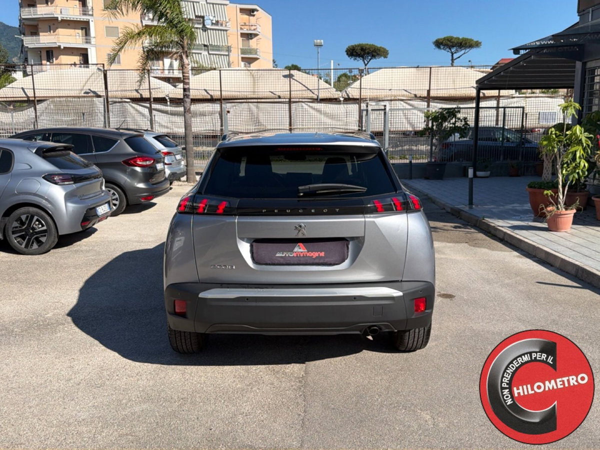 Peugeot 2008 1.2 turbo Allure 100cv (5)