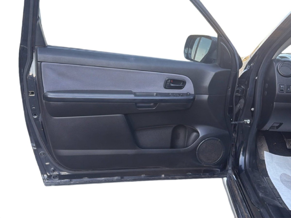 Suzuki Grand Vitara 1.9 DDiS 3 porte Offroad (15)