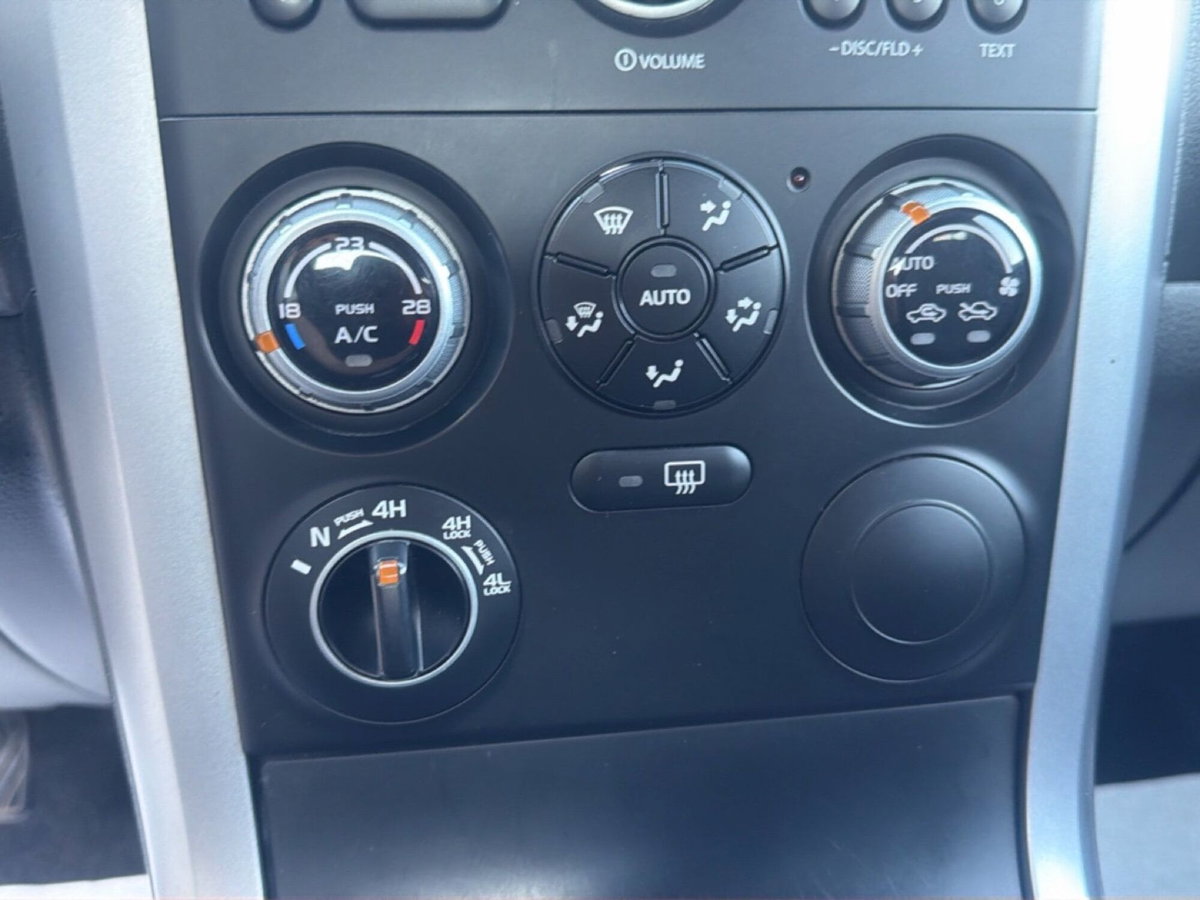 Suzuki Grand Vitara 1.9 DDiS 3 porte Offroad (16)