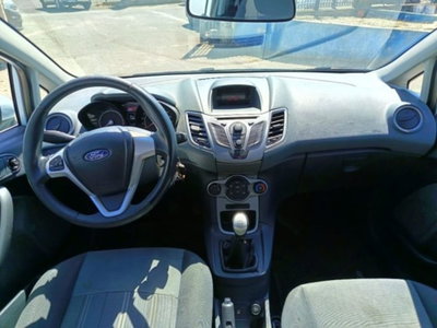 Ford Fiesta 1.4 TDCi 68CV 5 porte Titanium (10)