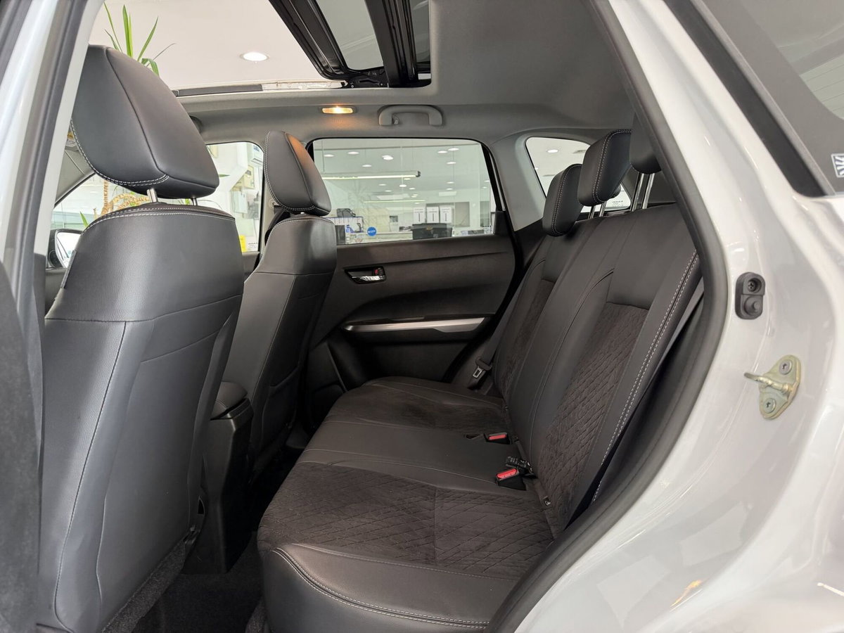 Suzuki Vitara 1.4 Boosterjet A/T Starview (8)