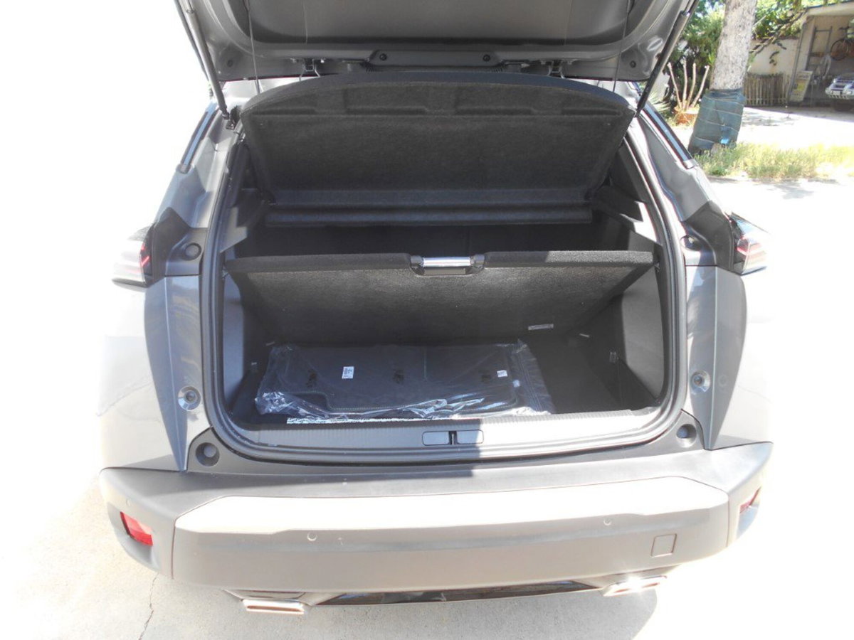 Peugeot 2008 1.2 hybrid GT 145cv e-dcs6 (11)