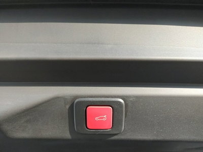 Peugeot 3008 1.2 hybrid GT Exclusive 145cv e-dcs6 (14)