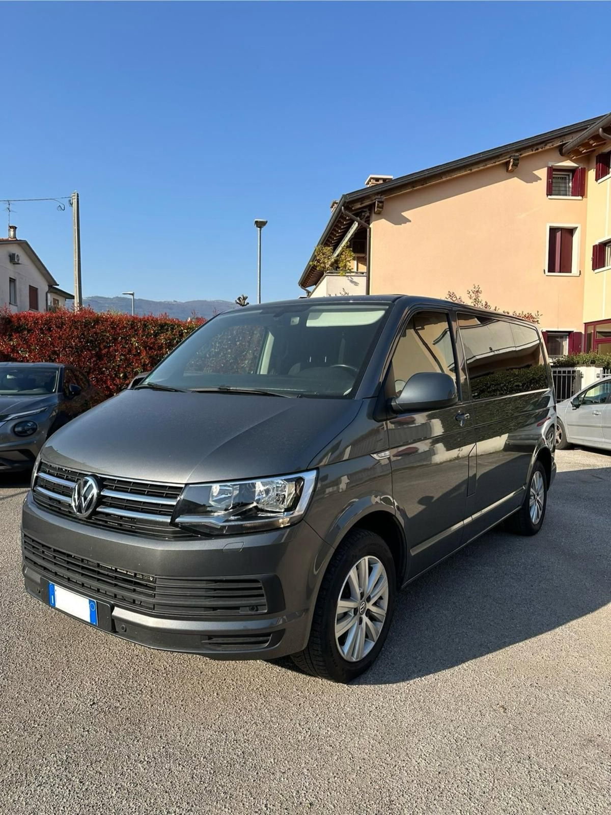 Volkswagen Multivan 2.0 TDI 199CV DSG Comfortline (8)