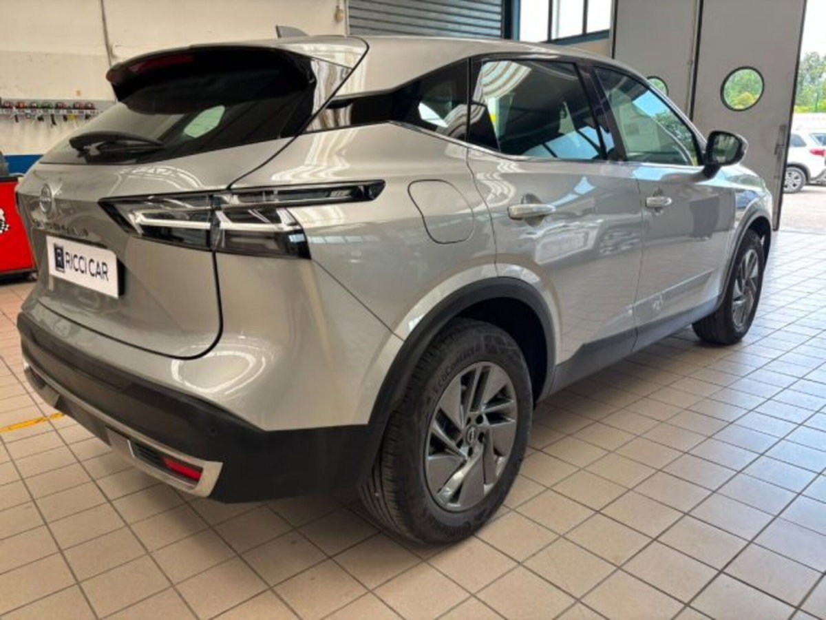 Nissan Qashqai 1.3 mhev Acenta 2wd 140cv (8)