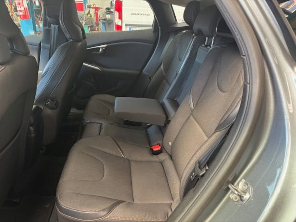 Volvo V40 Cross Country D2 Style Plus N1 (13)