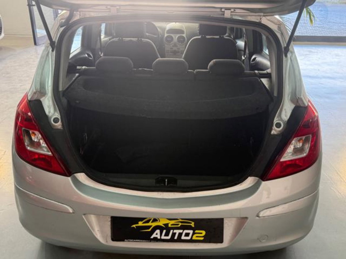 Opel Corsa 1.2 5 porte Club (13)