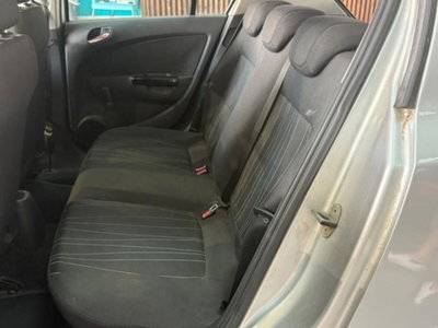 Opel Corsa 1.2 5 porte Club (14)