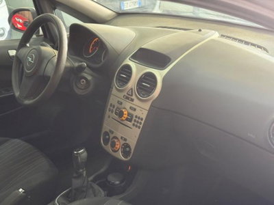Opel Corsa 1.2 5 porte Club (17)