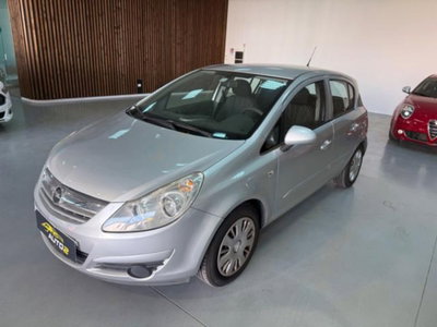Opel Corsa 1.2 5 porte Club (2)