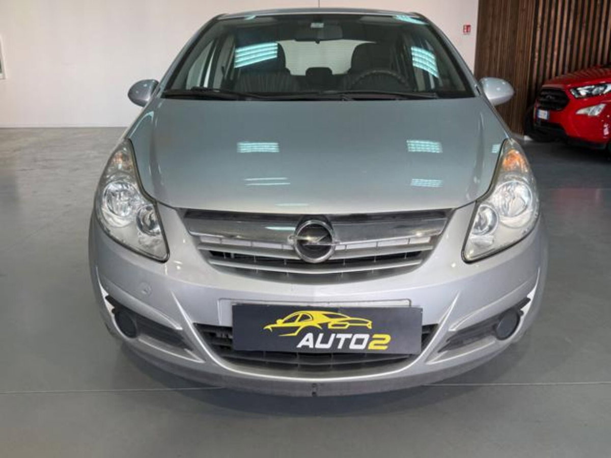 Opel Corsa 1.2 5 porte Club (3)