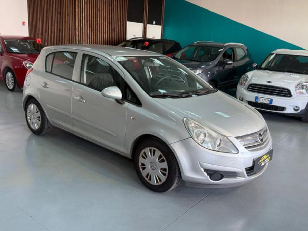 Opel Corsa 1.2 5 porte Club (6)