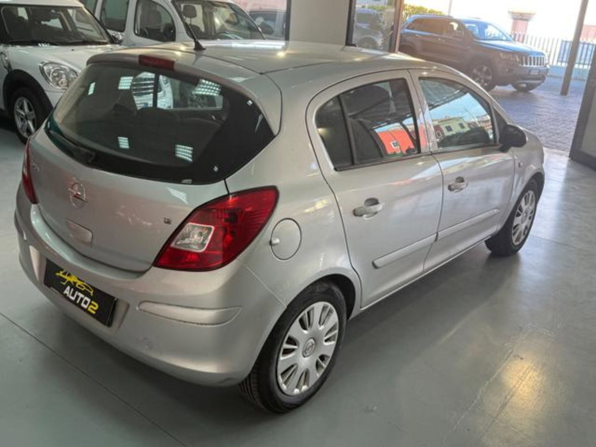 Opel Corsa 1.2 5 porte Club (9)