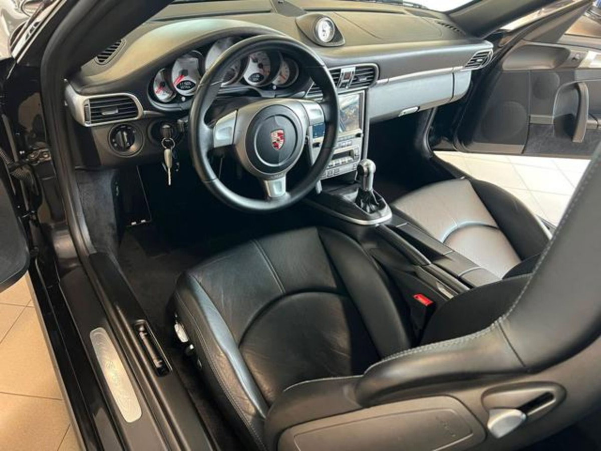 Porsche 911 Coupé Carrera 4S (10)