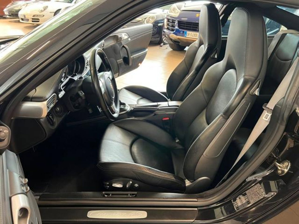 Porsche 911 Coupé Carrera 4S (11)