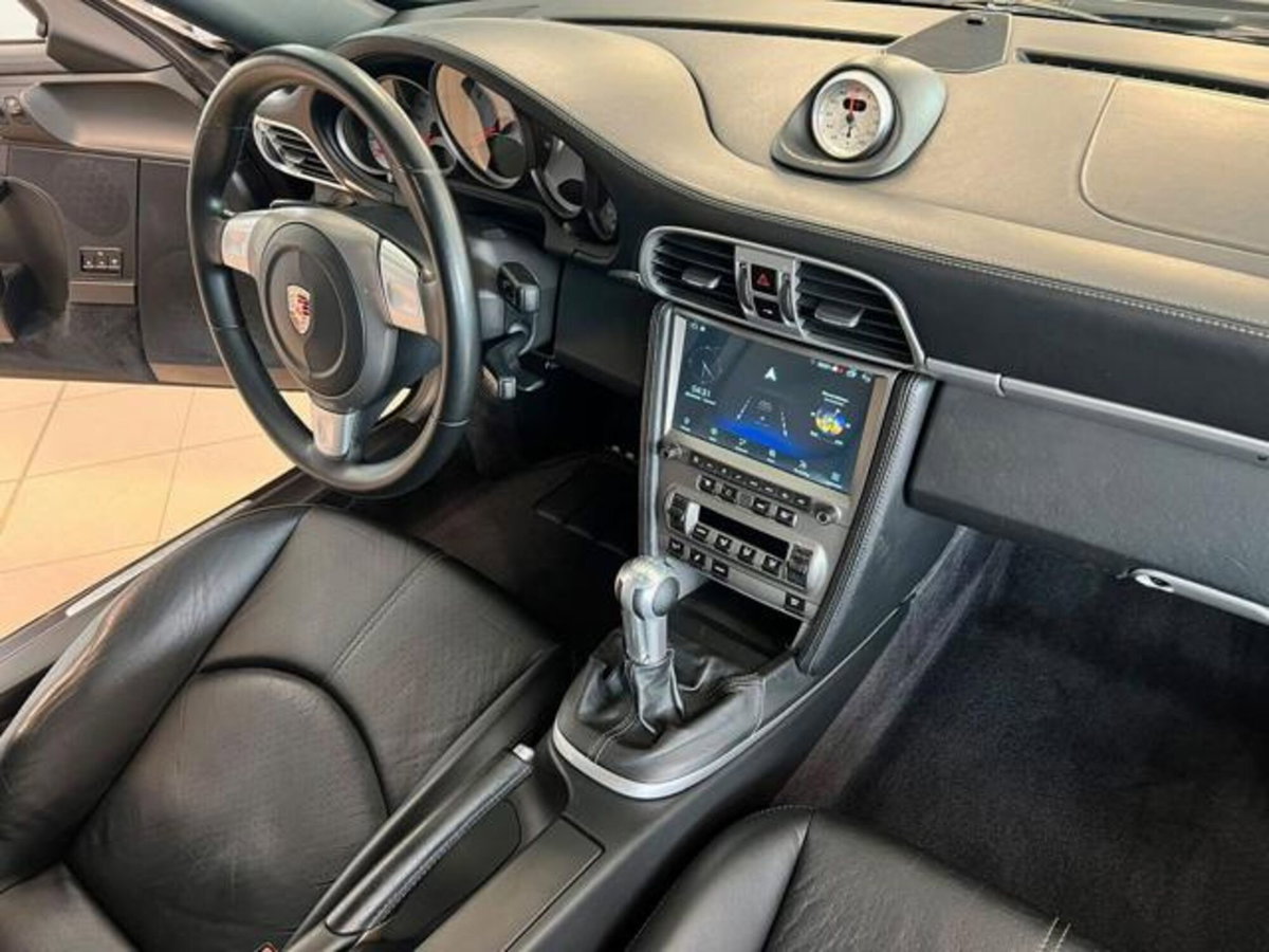 Porsche 911 Coupé Carrera 4S (15)