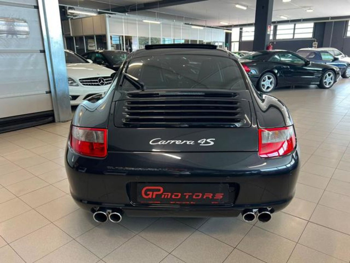 Porsche 911 Coupé Carrera 4S (4)