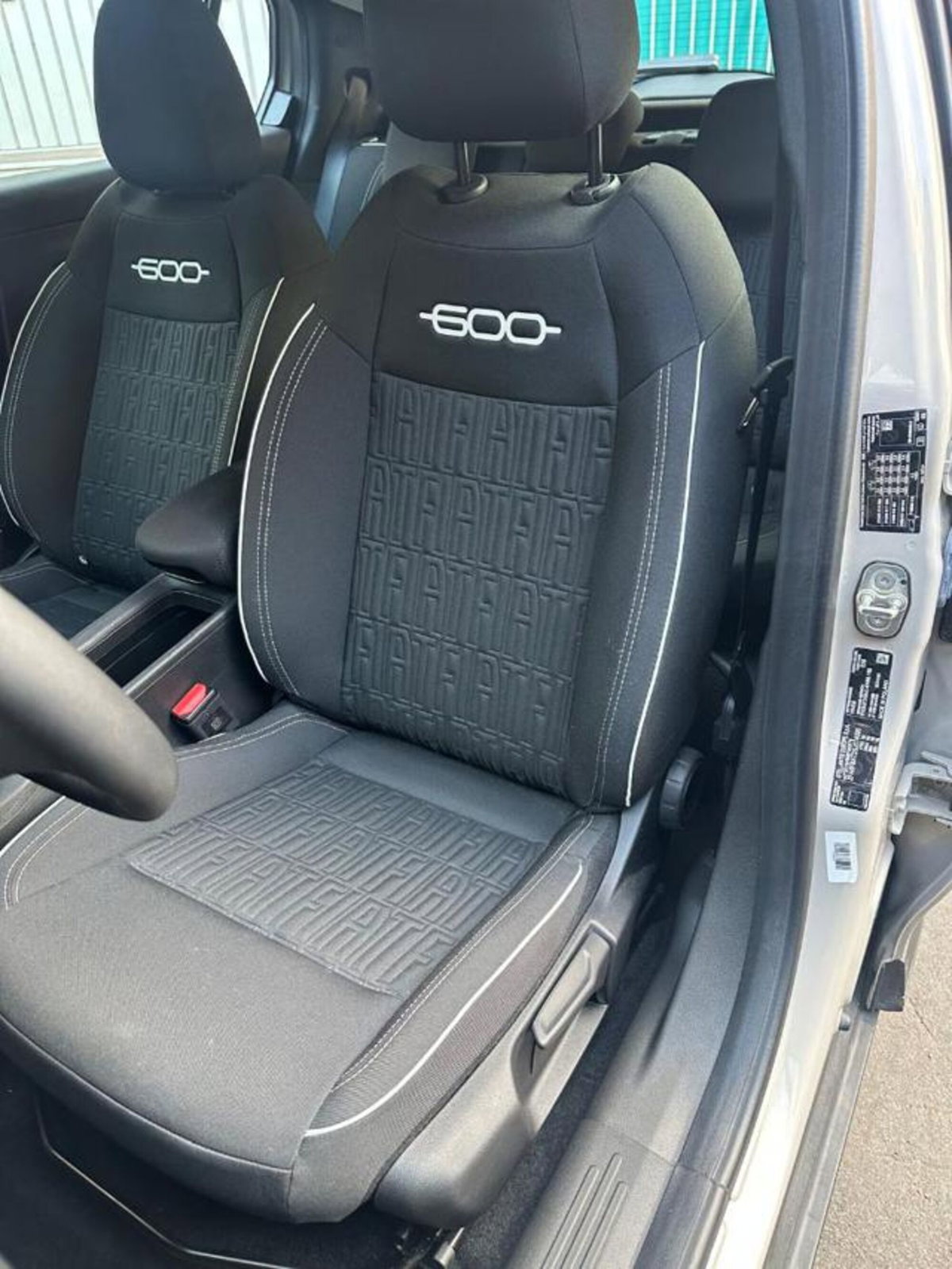 Fiat 600 1.2 hybrid Serie Speciale Icon 110cv auto (15)