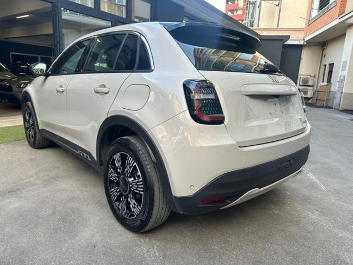 Fiat 600 1.2 hybrid Serie Speciale Icon 110cv auto (4)