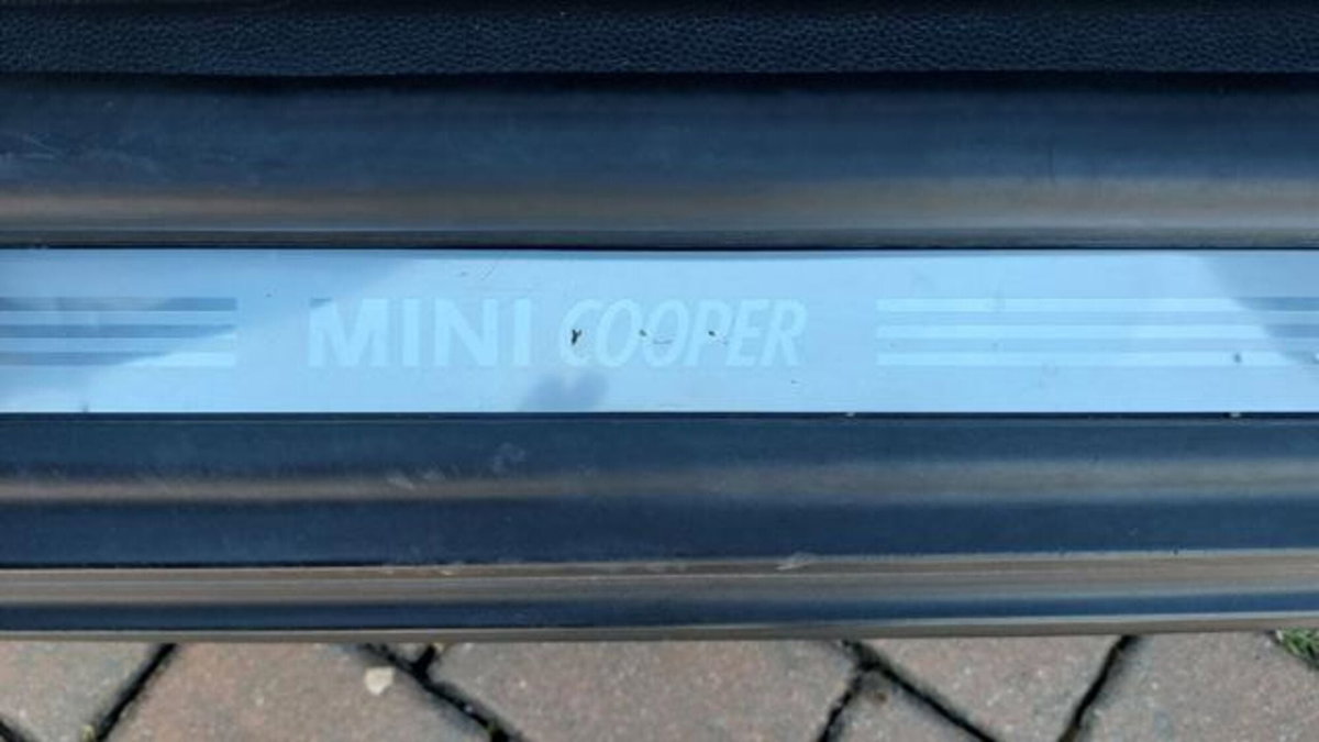 MINI Mini 1.6 16V Cooper D (20)