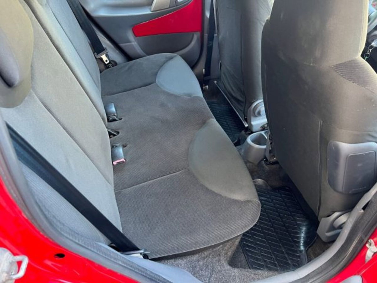 Citroen C1 1.0 5 porte (9)