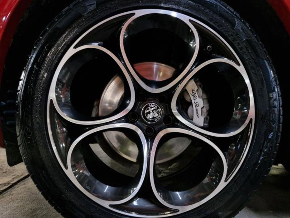 Alfa Romeo Stelvio Stelvio 2.2 Turbodiesel 210 CV AT8 Q4 Veloce (6)