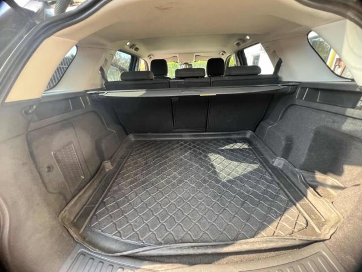 Land Rover Discovery Sport 2.0 TD4 150 CV HSE Luxury (15)