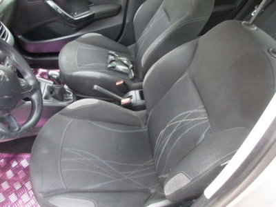 Peugeot 208 VTi 82 CV 5 porte Access (9)