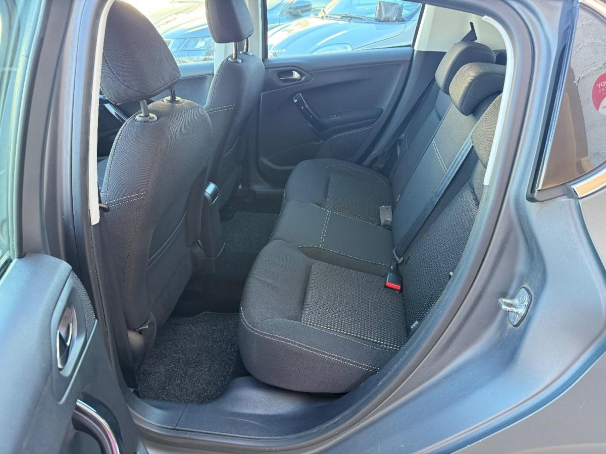 Peugeot 208 100 5 porte Allure (12)