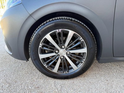 Peugeot 208 100 5 porte Allure (14)