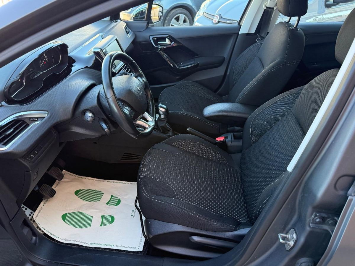 Peugeot 208 100 5 porte Allure (7)
