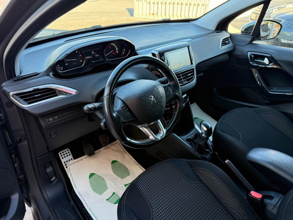 Peugeot 208 100 5 porte Allure (8)