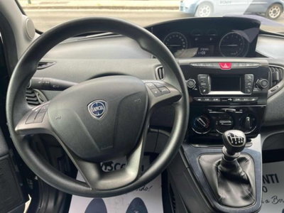 Lancia Ypsilon 1.0 FireFly 5 porte S&S Hybrid Ecochic Silver (3)