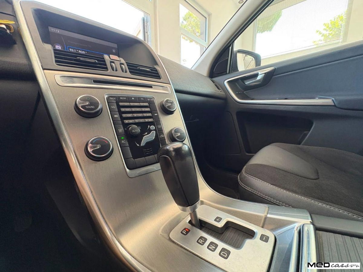 Volvo XC60 D3 Geartronic Momentum (14)