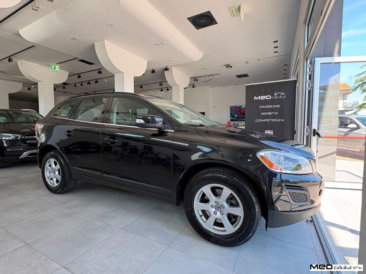 Volvo XC60 D3 Geartronic Momentum (2)