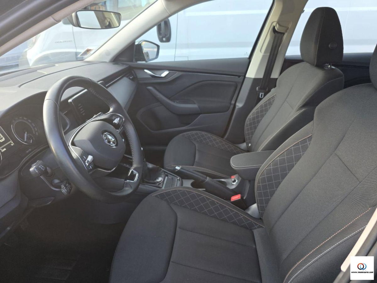 Skoda Kamiq 1.0 TSI 115 CV Style (9)