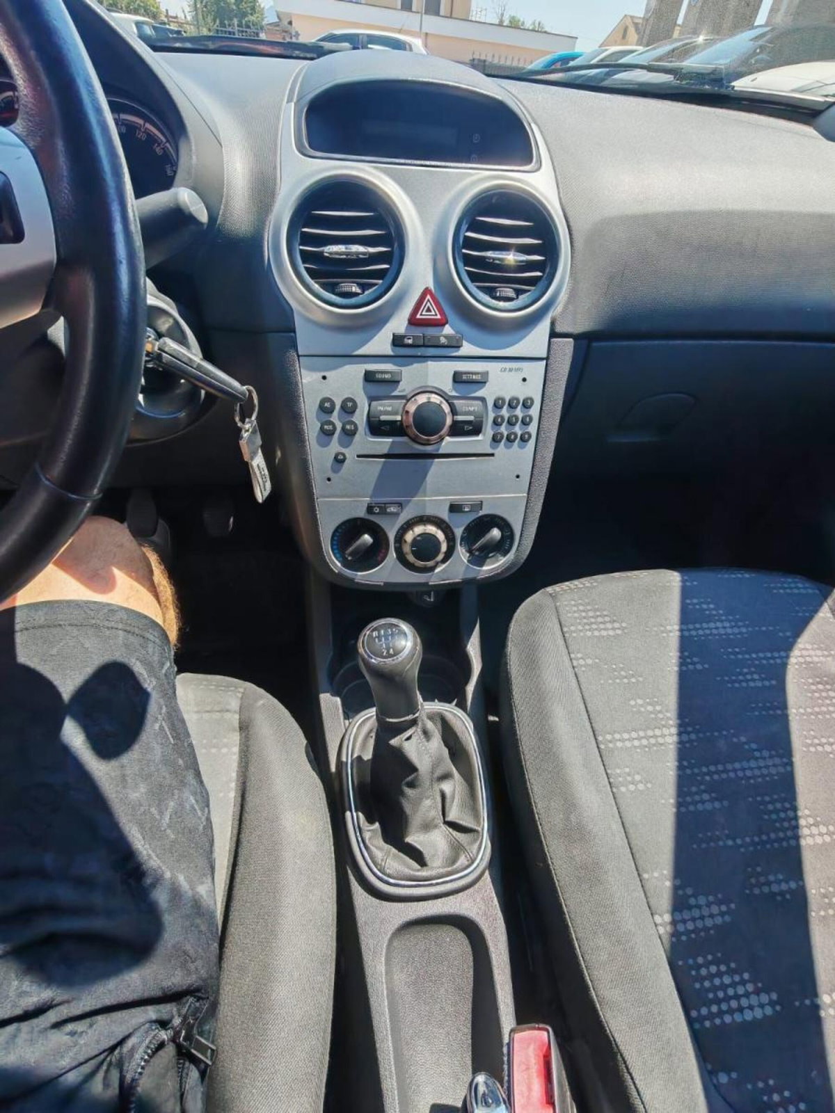 Opel Corsa 1.2 5 porte Cosmo (10)