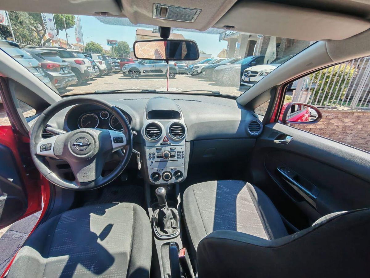 Opel Corsa 1.2 5 porte Cosmo (11)