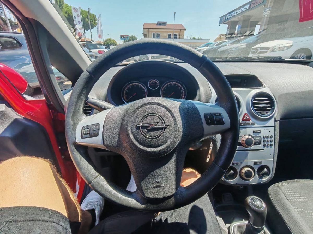 Opel Corsa 1.2 5 porte Cosmo (12)