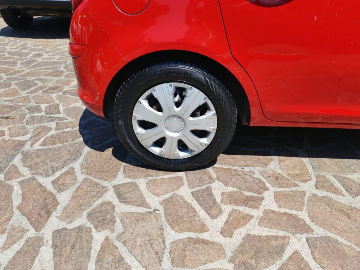 Opel Corsa 1.2 5 porte Cosmo (7)