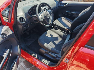 Opel Corsa 1.2 5 porte Cosmo (9)