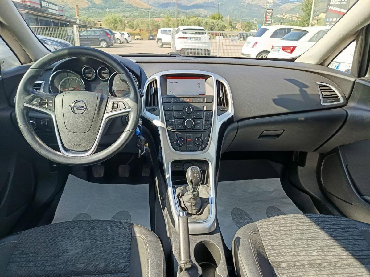 Opel Astra 1.4 Turbo 140CV 4 porte GPL Tech Cosmo (14)