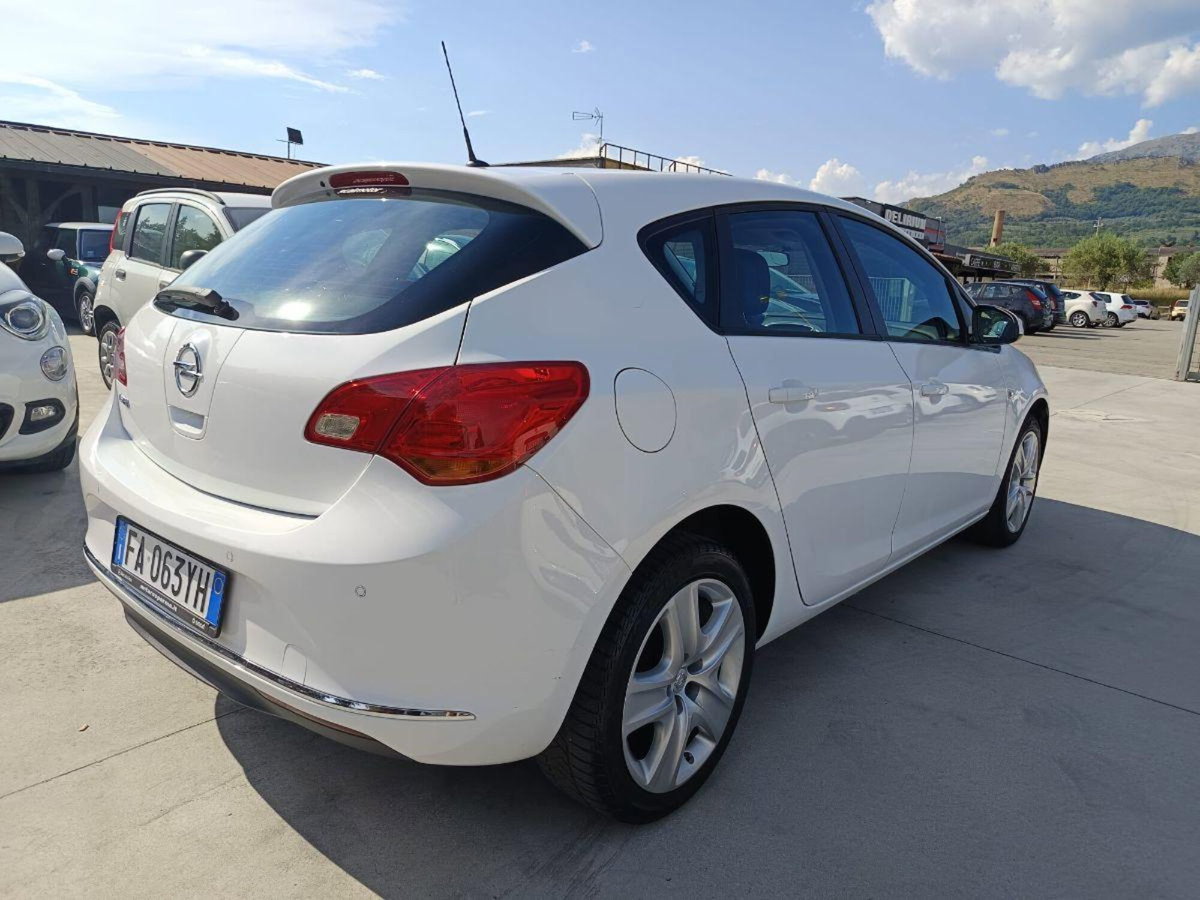 Opel Astra 1.4 Turbo 140CV 4 porte GPL Tech Cosmo (7)